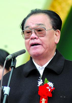 前湖南省委书记返乡种地村干部天天拜访