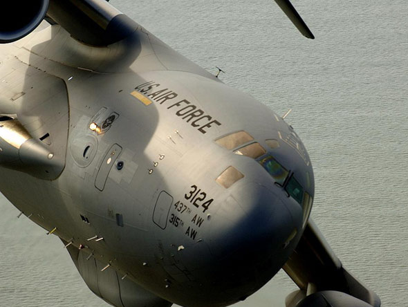 美空军订购10架C-17A生产线将延至2009年末