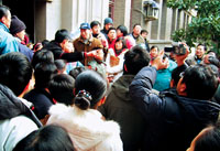 南京数千小学生乱中参加竞赛 有人竟大喊救命