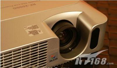 想用户所想日立推出短焦投影机新品