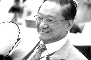 金庸鲜为人知的爱情故事:文坛得意,情场失意