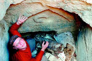 《泰坦尼克号》导演拍纪录片 称发现耶稣尸骨