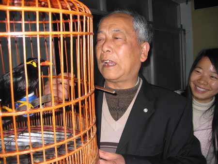聪明鹩哥“自学成才” 可说长沙话和普通话(图)