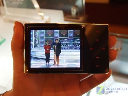 新iPod提前现身?OPPO新双芯LUNA发布 音色具佳近期最热大牌MP3播放器选购指南(4)
