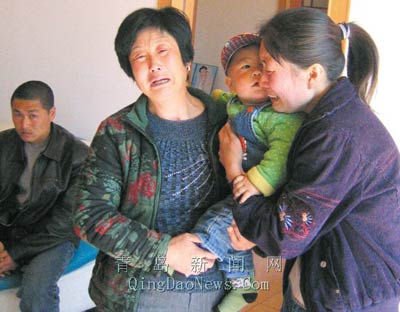  工地 补挂警示灯掩责