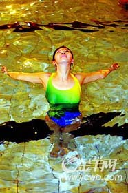 修炼身材 7水中美体动作