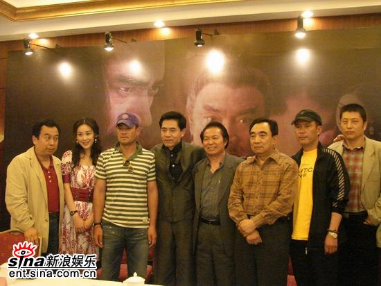 组图:《越王勾践》将播陈宝国险些死在马蹄下