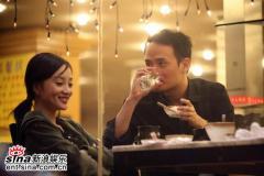 李小璐与神秘男上演“烧烤情”同回公寓(组图)
