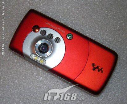 红袍加身索爱音乐机W810红色版亮相