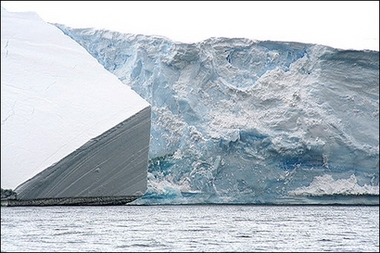 卫星发现南极洲冰雪大面积融化全球变暖加速