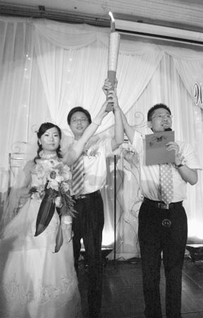 新人追求个性婚礼 结婚模仿奥运开幕式(图)