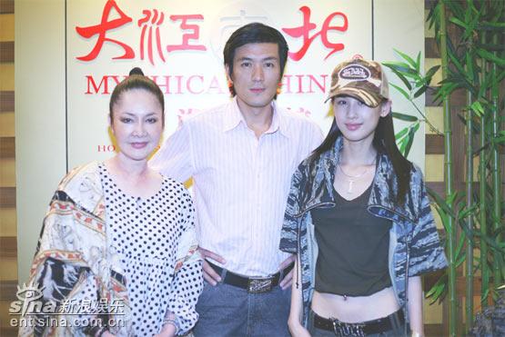 黄圣依杨子做生意开餐厅邀请杜汶泽试吃(组图)