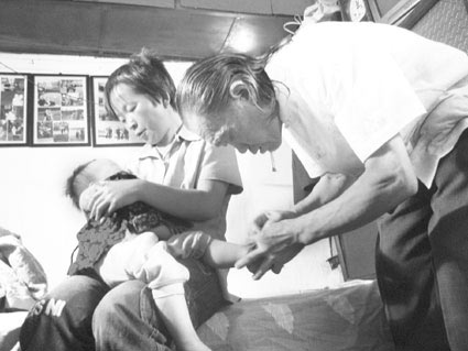 68岁老翁感动28岁相亲女