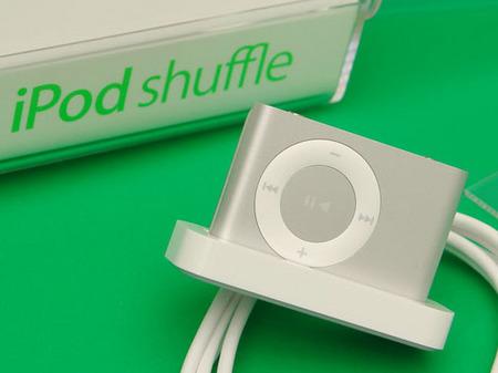 图为:iPod shuffle 2附件 针尖与麦芒六款领袖级MP3对比选购(3)