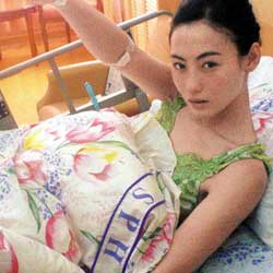 张柏芝确认所怀男孩 成龙大哥要送婴儿车庆生