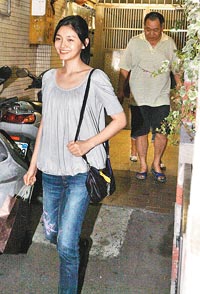 大S抱妹妹女儿探望徐爸仔仔不陪同 恋情玩完?