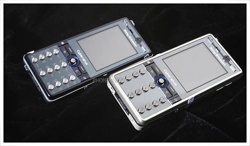 320万像素索爱K810香槟金新色登场