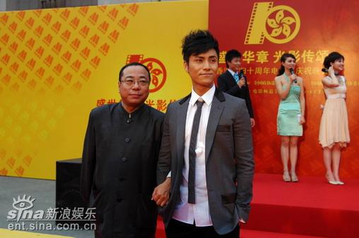 陈坤术后首次献声深情演唱庆香港回归十年(图)