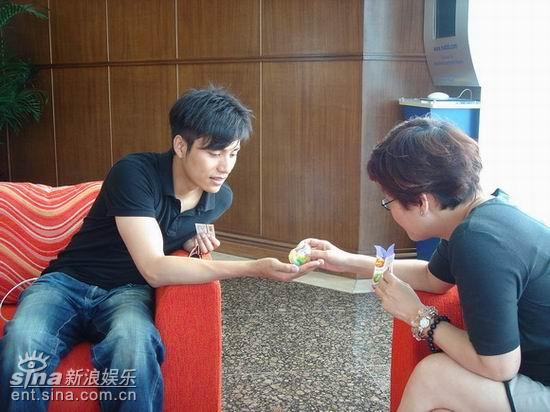 李少红陈坤香港小聚师徒相见互相“送礼”(图)