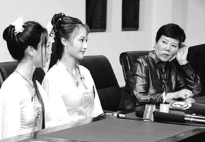 选秀激怒胡玫突然变卦:我已成了一个炒作工具
