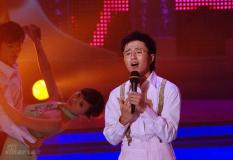 真男16强贾寅寅遭淘汰麻辣评委各具特色(组图)