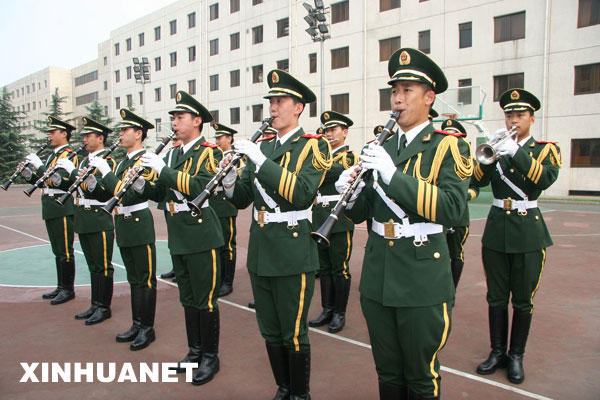 武警部队8月1日起全面换装[组图]