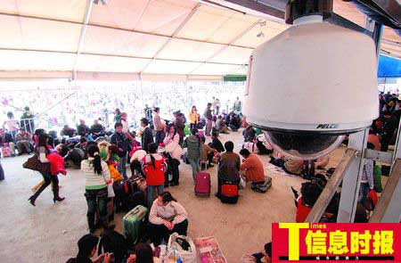 丈夫怀疑妻子有外遇将其锤杀(图)