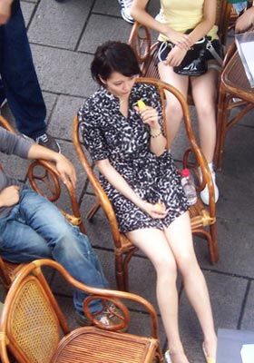 《棒子老虎鸡》夏日热拍梁咏琪唐嫣比拼美腿