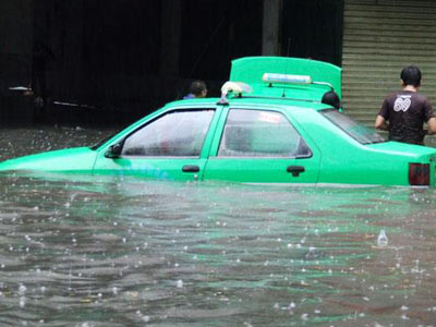 兰州暴雨持续六小时 城市一片汪洋(组图)