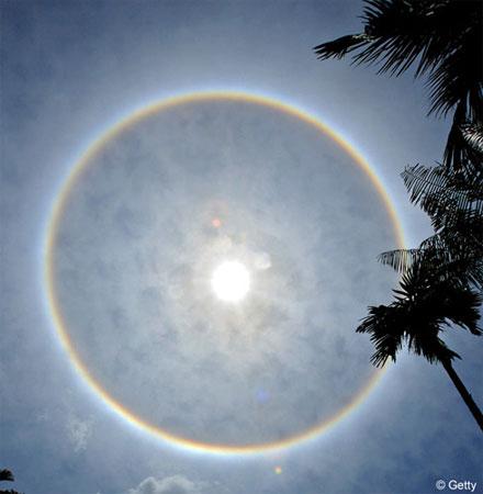 马来西亚天空中出现圆形彩虹 令人惊艳(图)