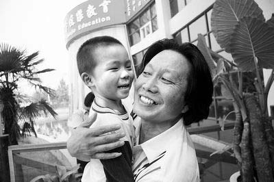 “头不圆的孩子我不收” “天价”幼儿园年收费10万零1元