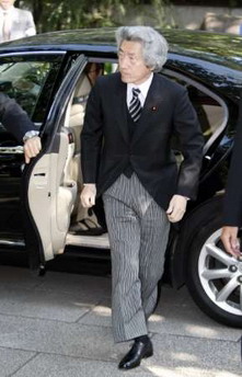 日本前首相小泉纯一郎15日参拜东京靖国神社