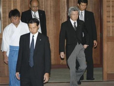 日本前首相小泉纯一郎15日参拜东京靖国神社