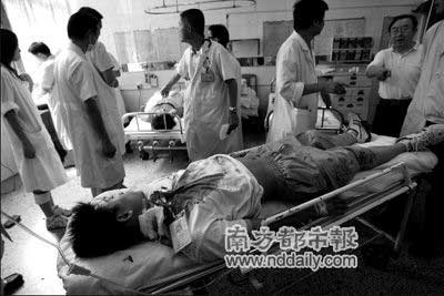 珠海一学生课堂挥刀连砍6人后趴在桌上睡觉(图)