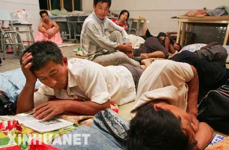 组图:上海在韦帕来临前顺利撤离21万人