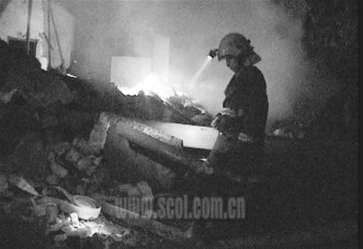 四川屠宰场锅炉爆炸造成1死5伤(组图)
