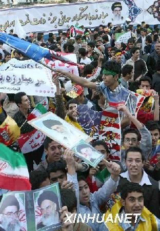 伊朗民众游行纪念占领美国使馆28周年
