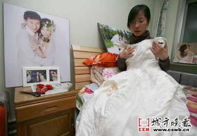 准新郎车祸身亡 未婚妻要和遗体举行婚礼(图)
