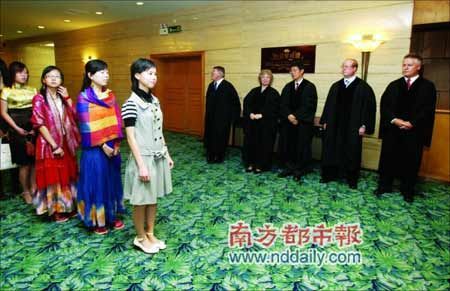 高校五星酒店办晚宴 学生花3万买衣服赴宴 高校五星酒店办晚宴 学生花3万买衣服赴宴
