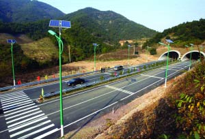 浙江首条生态公路在奉化建成(组图)