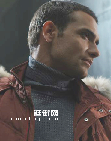 谁规定棉服定然要死气沉沉,谁规定男装就不能清新闪亮,谁规定明朗的配色不能诠释成熟冷静的理性思维?顺美服饰恰恰打破了这些跟不上时代潮流的繁文缛节,橘色、殷红、浅蓝,让男人重拾男孩的青春活力,同时不失优雅沉稳的绅士风度。