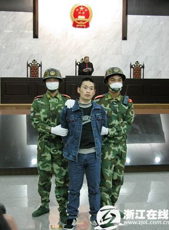 A级通缉犯董文语犯强奸杀人等罪被执行死刑http://www.sina.com.cn 2007年11月28日23:01