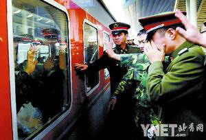 士兵退役首次试点改革 退役将自行返乡