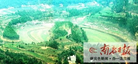 四川南部县发现巨型天然