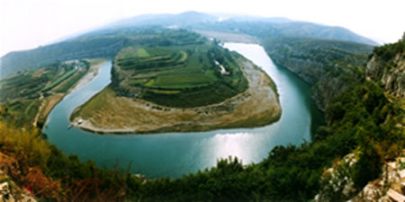 四川南部县发现巨型天然