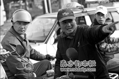 黑车先骗钱再撞人 拖尸500米后逃逸(图)