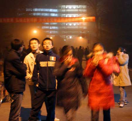 兰州交大实验楼仓库失火 数百学生紧急疏散(图)