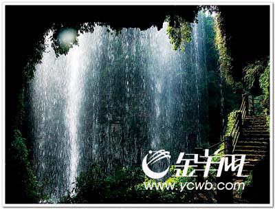 编 号: 726747
摄影作者:
文件名:yzblll7b313.jpg
文件大小:K
高 X 宽:304 X 400
说明:yzblll7b313.jpg