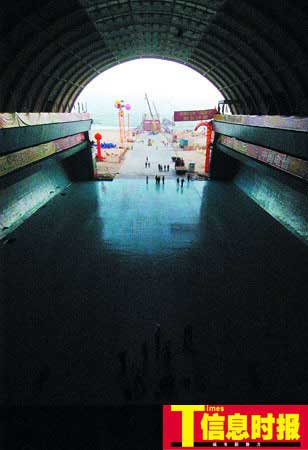 南海I号古沉船打捞上岸 今日将整体移入水晶宫