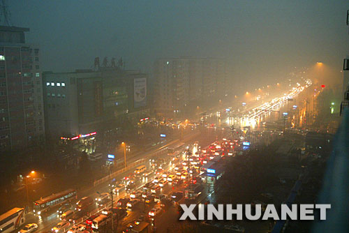 这是北京一条道路上的情景